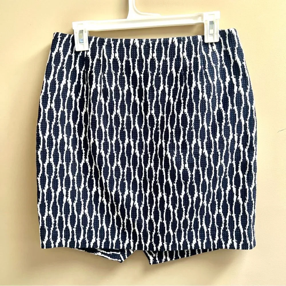 - Loft asymmetrical navy/white cotton blend skirt Sz M